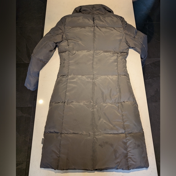 Calvin Klein grey puffer jacket - Picture 2 of 15